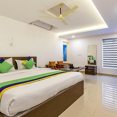 Treebo Trend Airport Avenue Plaza Cochin Airport Hotel Kochi Ngoại thất bức ảnh