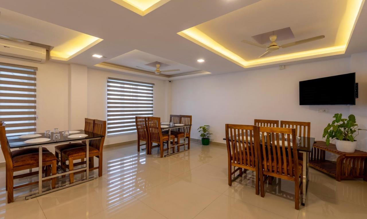 Treebo Trend Airport Avenue Plaza Cochin Airport Hotel Kochi Ngoại thất bức ảnh