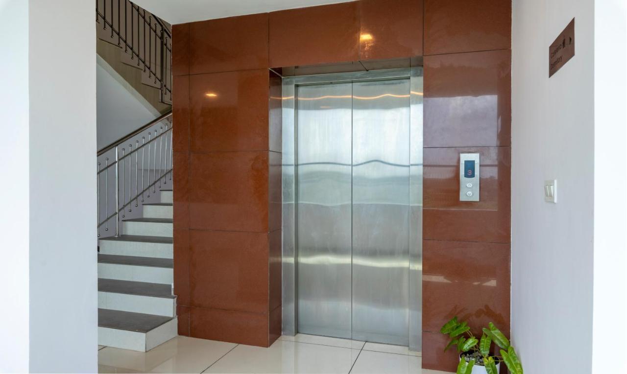 Treebo Trend Airport Avenue Plaza Cochin Airport Hotel Kochi Ngoại thất bức ảnh