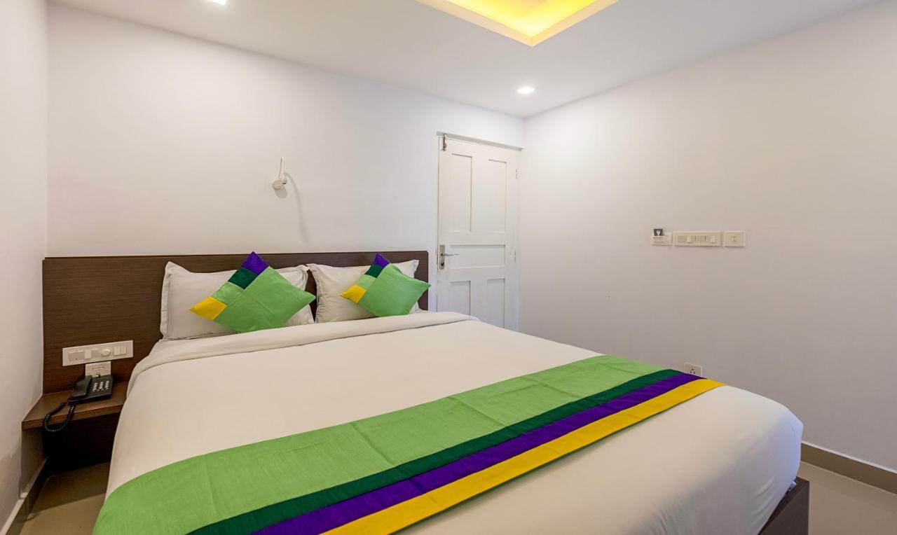 Treebo Trend Airport Avenue Plaza Cochin Airport Hotel Kochi Ngoại thất bức ảnh