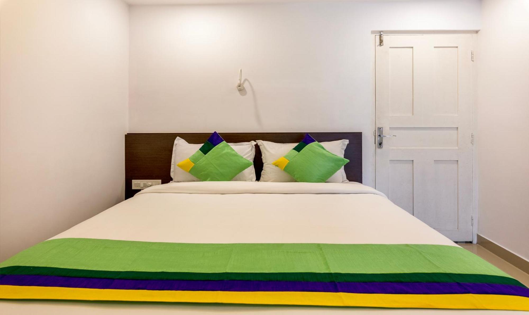 Treebo Trend Airport Avenue Plaza Cochin Airport Hotel Kochi Ngoại thất bức ảnh